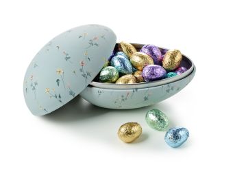 Flower garden. Easter egg metal.